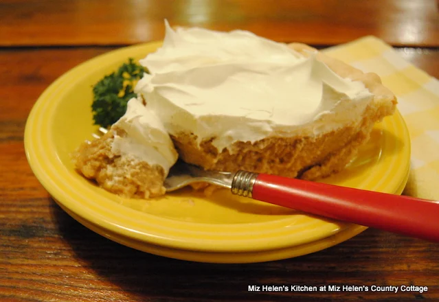 Nana's Maple Pie at Miz Helen's Country Cottage