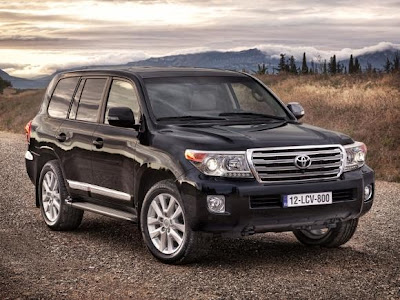 2013 Toyota Land Cruiser picture