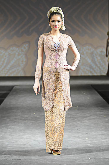  Ivan  Gunawan  Baju Kebaya  Pinterest