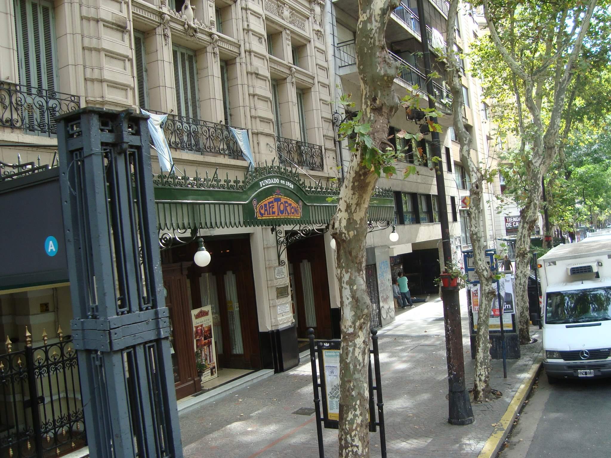 Café Tortoni - um clássico em Buenos Aires