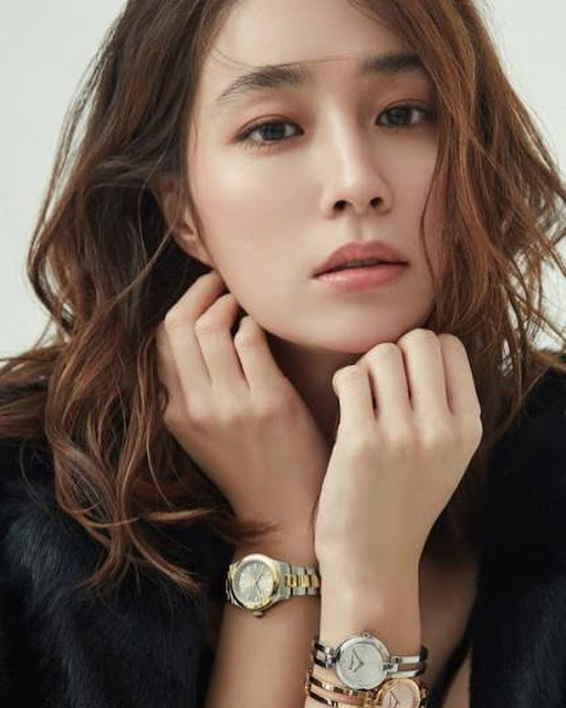 Lee min jung, biodata lee min jung, lee min jung biodata, profil lee min jung, lee min jung profile, lee min jung drama tv, lee min jung film, foto lee min jung, lee min jung photos, 이민정.