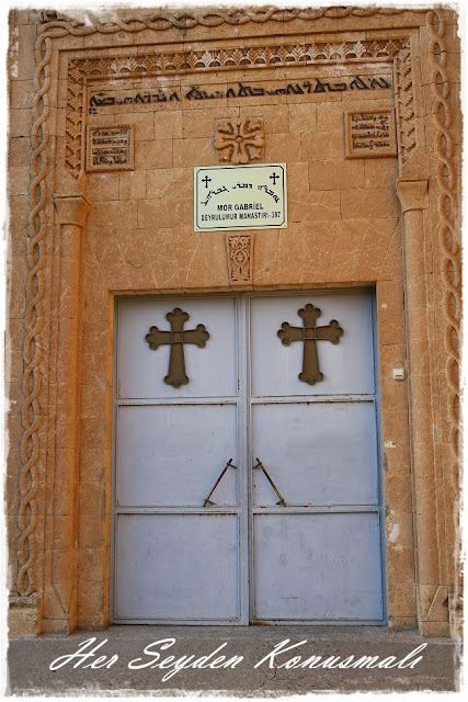 Mor Gabriel Manastırı giriş kapısı