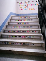 Ideas para Decorar tus Escaleras con Frases Motivadoras y Mensajes Positivos