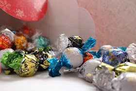 Lindt selection box hand picked balls 