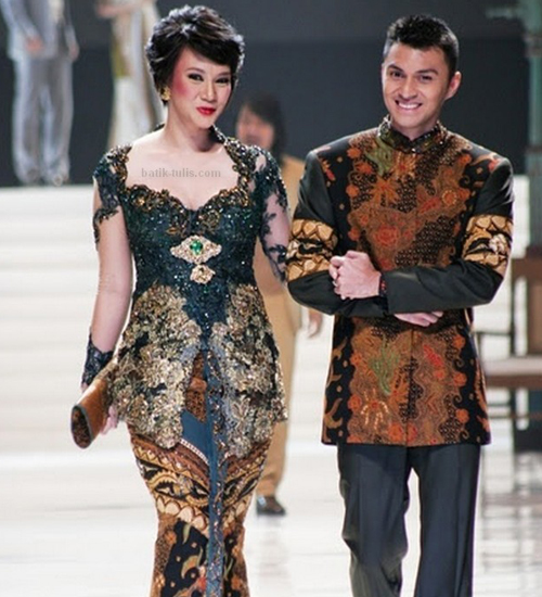 16 Desain Contoh  Gambar  Model Baju  Couple  Pesta  Keluarga 