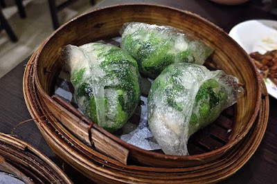 Victor's Kitchen, spinach prawn dumplings