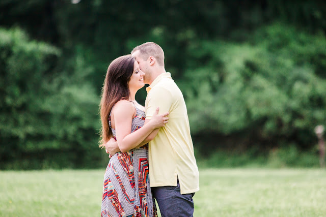 Kinder Farm Park Engagement Photos | Photos by Heather Ryan Photography