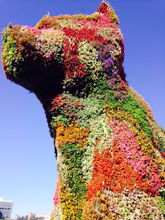 Puppy con flores