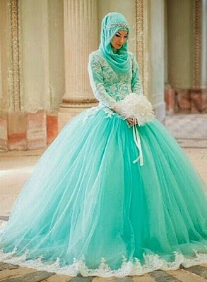 baju muslim pengantin modern, dress pengantin muslimah modern, contoh model baju pengantin muslimah modern, gambar gaun pengantin modern elegan, Foto gaun pengantin wanita muslimah