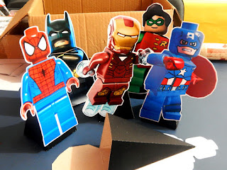 display com cone lego marvel