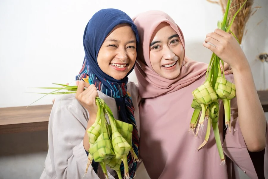 makna-ketupat-simbol-khas-lebaran-yang-menggugah-selera-dan-tradisi