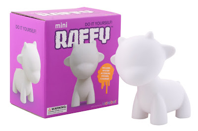 Mini MUNNYWORLD Do-It-Yourself 4 Inch Vinyl Figures - Raffy and Packaging