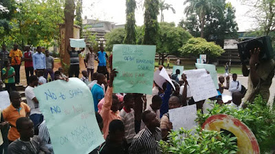 photos of the protest by muslim unilag students