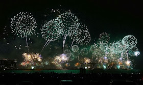 Fuegos Artificiales, año nuevo 2014, Dubái, Emiratos Árabes Unidos Fuegos Artificiales, año nuevo 2014, Dubái, Emiratos Árabes Unidos