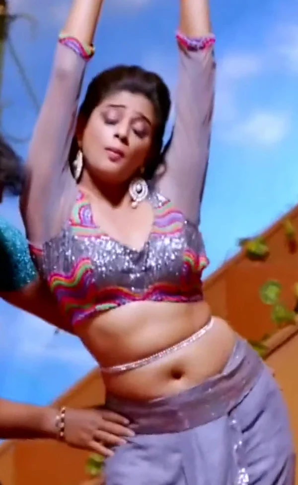 priyamani navel chain saree hot south indian actress