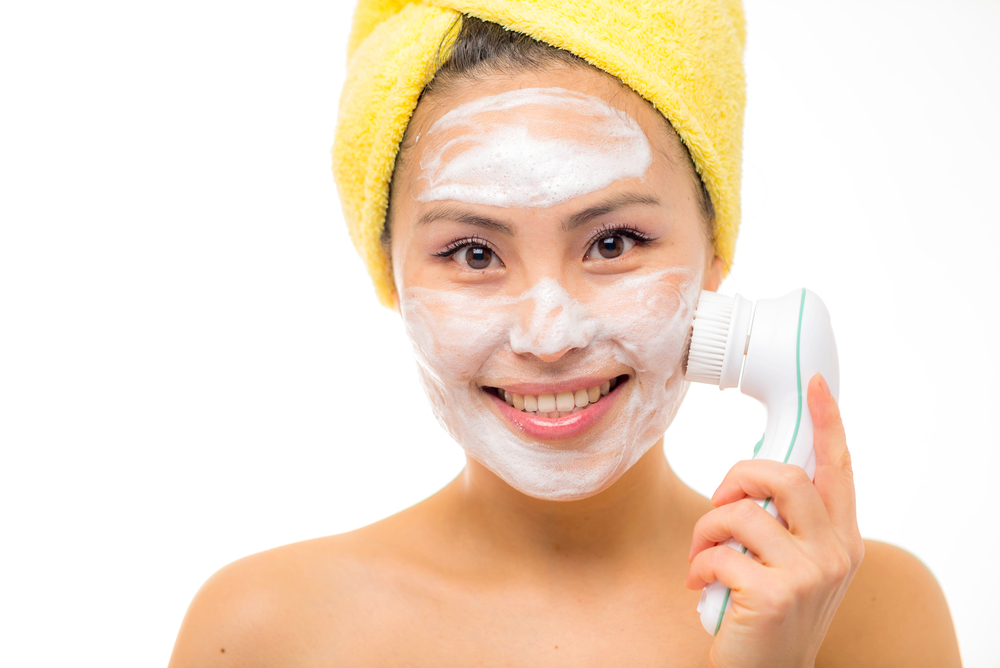 tips penggunaan alat pembersih wajah yang benar