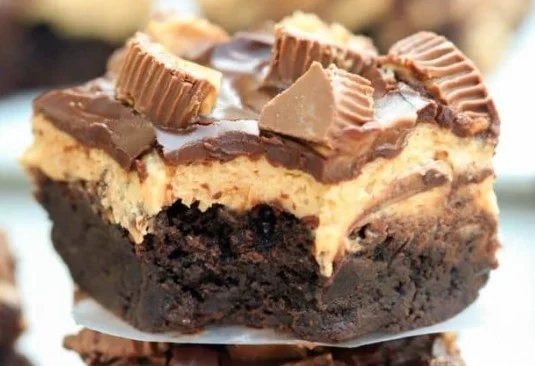 REESE’S PEANUT BUTTER BROWNIES