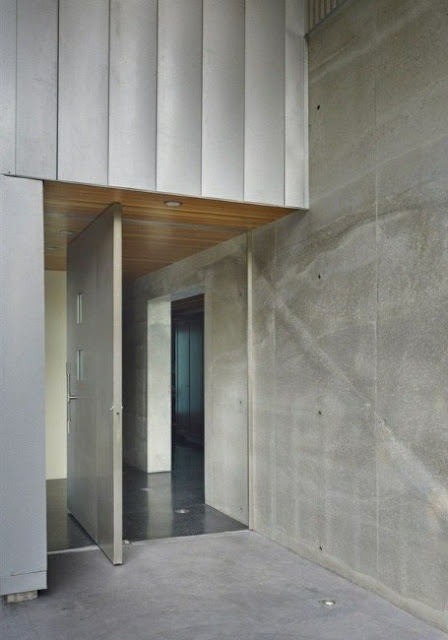 desain pintu depan rumah minimalis modern diputar