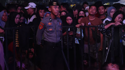 Ratusan Polisi Amankan Konser Armada Band, HUT Ke 64 Kabupaten Bulukumba 