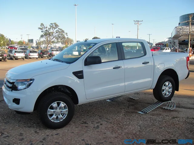 Nova Ford Ranger XLS Cabine Dupla 2.5 Flex 2013