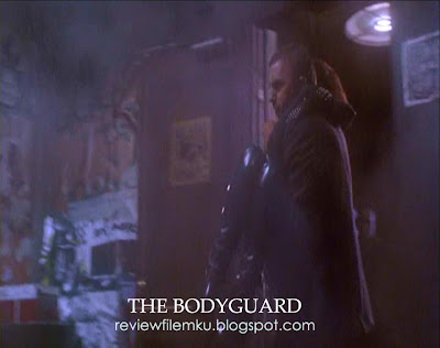 <img src="The Bodyguard.jpg" alt="The Bodyguard Frank dan Rachel">