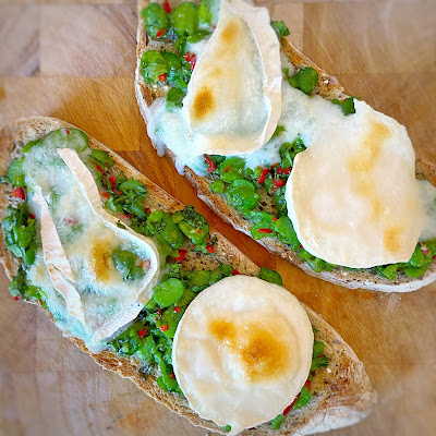 Broad bean bruschetta