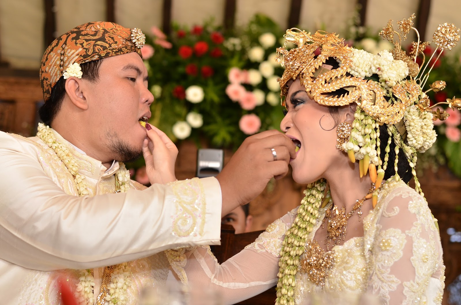 Urutan Pernikahan  Adat  Sunda 