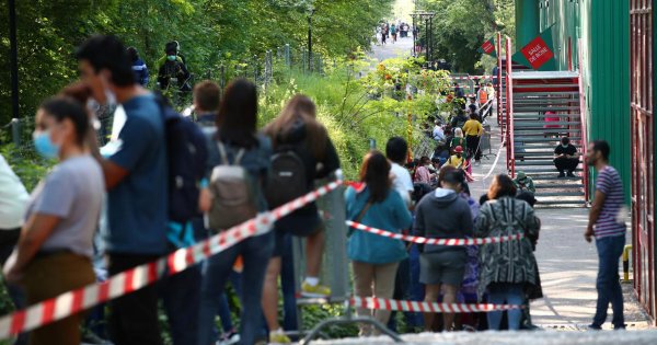 Πρωτόγνωρες εικόνες στην Ελβετία: Ουρές πάνω από χιλιόμετρο για... δωρεάν τρόφιμα! - Αύξηση φτώχειας λόγω lockdown