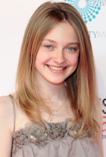 Dakota Fanning Blonde Hairstyle with Centre Parting