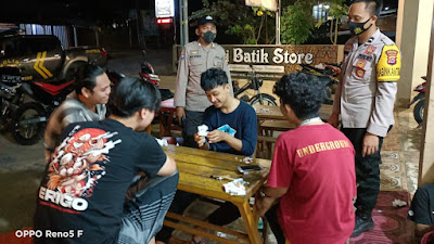 Tingkatkan Keamanan, Personil Polsek Cibaliung Laksanakan Patroli Sambang 