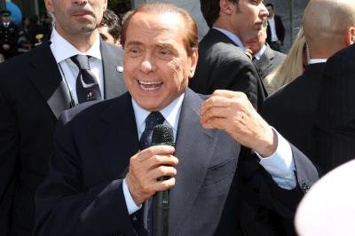 Berlusconi: "Bertolaso resta candidato sindaco di Roma"