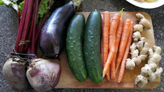 Las personas que siguen una dieta de pérdida de peso tienen que asegurarse de que comen suficientes verduras todos los días para la pérdida de peso exitosa.