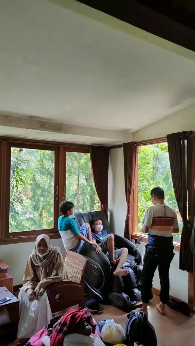 kursi-pijat-room-anjasmara-villa-arsanta-sentul