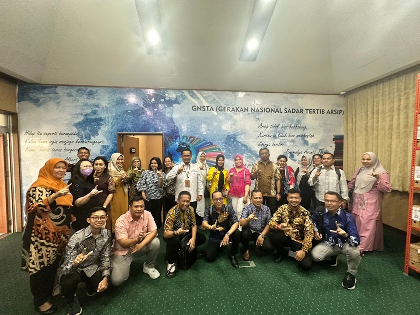 Studi Tiru Pengelolaan Record Center pada Balai Besar Pelatihan Kesehatan Makassar Untuk UPT Ditjennakes Regional Timur