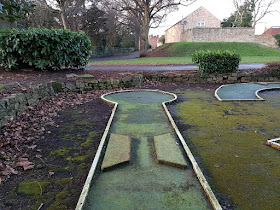 Hexthorpe Flatts Park Crazy Golf course in Doncaster