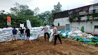 Tekan Angka Kecelakaan Jelang Nataru, Polres Mojokerto Benahi Barikade Karung Sekam di Jalur Cangar-Pacet