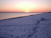 Snow by the Seaside (snow by seaside)