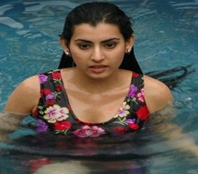 Archana Bath Style in Bollywood Industry