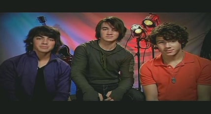 [The.Jonas.Brothers.+In.Concert.XviD-MKK[(000584)16-14-20].JPG]