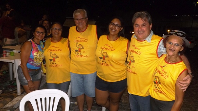 Ex-prefeito Cid Arruda participa da abertura do carnaval de Rua Nova Cruz, com os blocos a turma do Baldo e a turma do Churrasco da Praça.