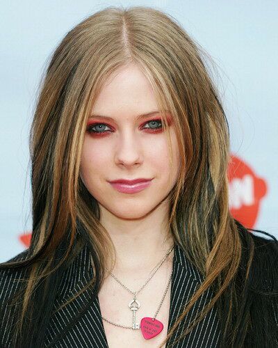 Avril Lavigne Modern Hairstyle