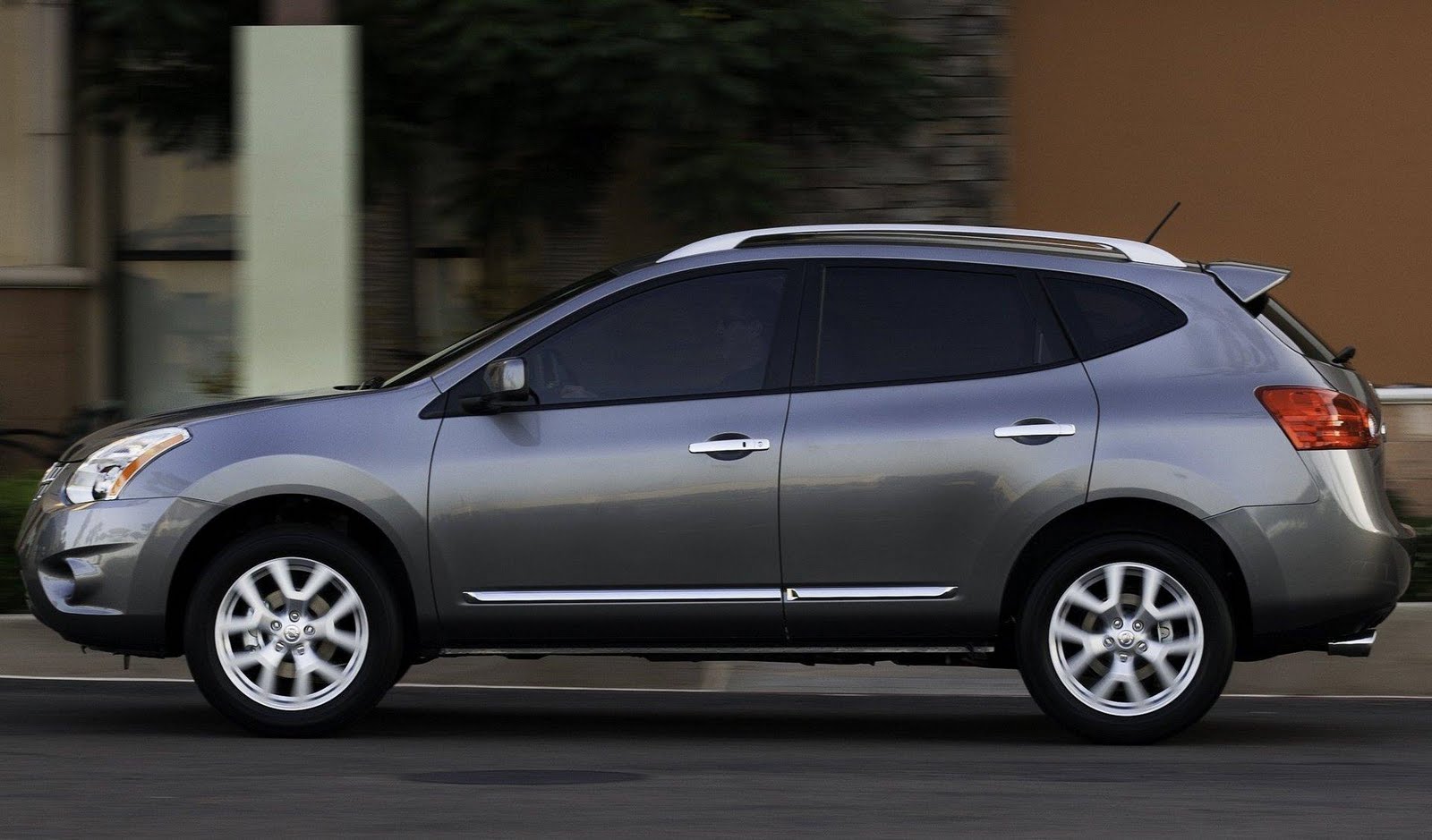 2011 Nissan Rogue Images