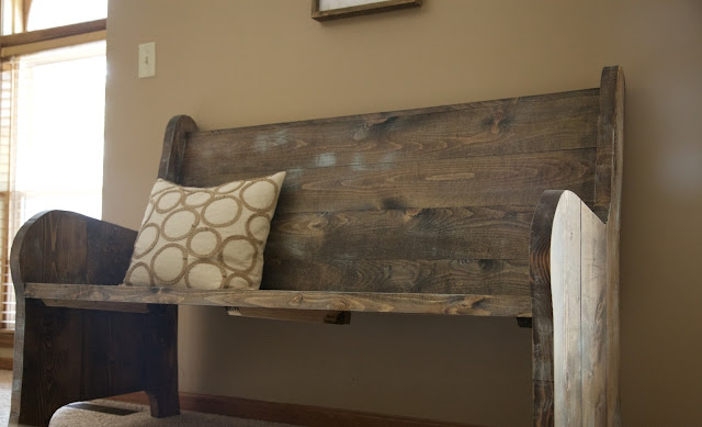 How to Distress Wood for a Rustic Farmhouse Look 