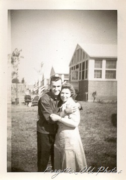 Robert BainesworthST Paul WAAC Red from Calif Aug 31 1945 ML Photos