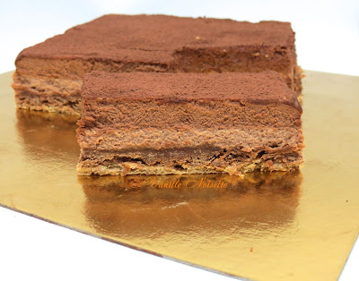 ENTREMETS AUX DEUX MOUSSES AU CHOCOLAT