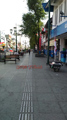 suasana malioboro di pagi hari