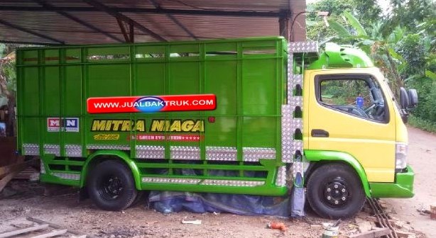 gambar truk canter Mitsubishi  BIRU MITRA