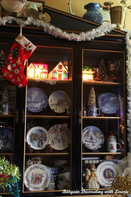 Christmas Decor-Bargain Decorating with Laurie