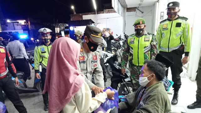 Tingkatkan Kondusifitas Wilayah dan Cegah Penyebaran Covid19, Petugas Gabungan TNI Polri KSB dan Instansi Terkait Lakukan Patroli Skala Besar