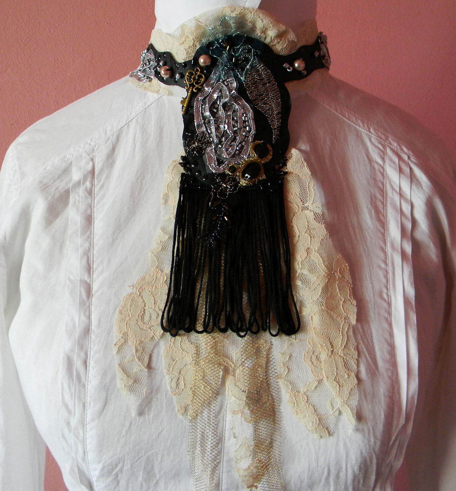 Charleston Jabot/Collar/Bib Vintage Look